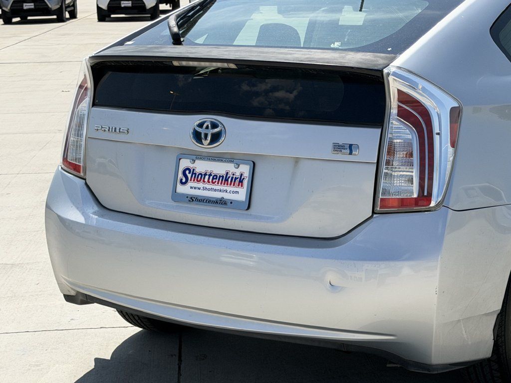 Used 2012 Toyota Prius Two FWD image 6