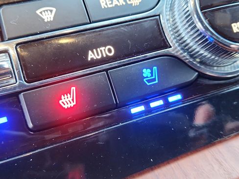 Used 2024 Lincoln Navigator Premiere AWD/4WD image 25