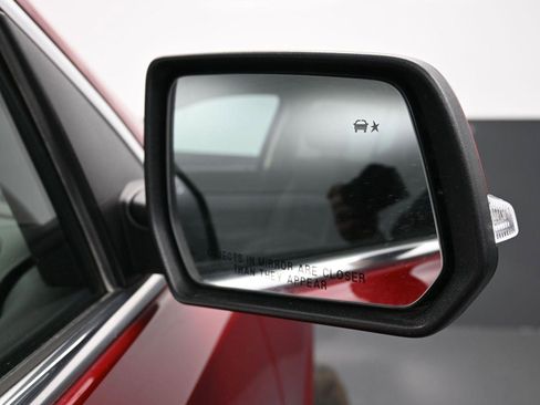 Used 2023 GMC Acadia Denali w/ Denali Technology Package image 8