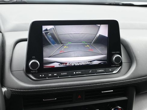 Used 2025 Nissan Rogue SV AWD/4WD image 14