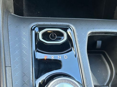 Used 2025 Jeep Wagoneer S Limited image 31