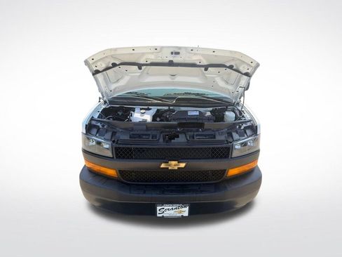 Certified 2025 Chevrolet Express 2500 RWD image 8