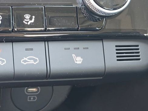 New 2026 Hyundai Elantra Limited FWD image 8
