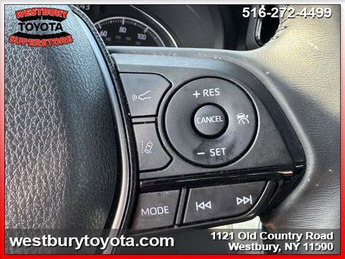 Certified 2022 Toyota Venza XLE image 26