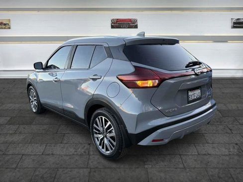 Used 2021 Nissan Kicks SV FWD image 5