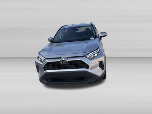 Used 2025 Toyota RAV4 XLE AWD/4WD image 10