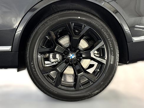 Used 2026 BMW X7 xDrive40i w/ Premium Package image 12