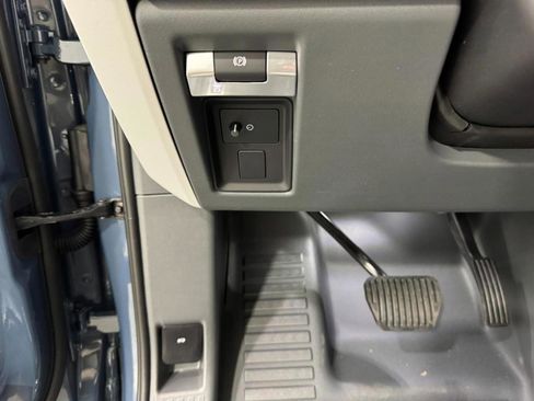 New 2026 Land Rover Defender 110 X-Dynamic SE image 29