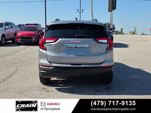 Used 2024 GMC Terrain SLE w/ Driver Convenience Package FWD image 6