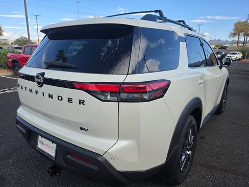 Used 2023 Nissan Pathfinder SV w/ Black Appearance Package FWD image 5