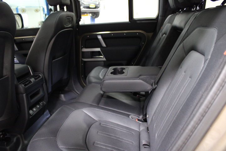 Used 2021 Land Rover Defender 110 X-Dynamic SE AWD/4WD image 52