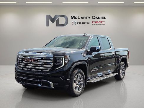 Used 2026 GMC Sierra 1500 Denali AWD/4WD image 2