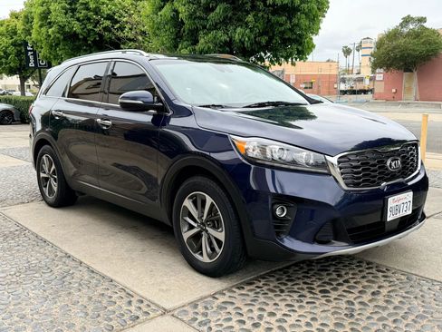 Used 2019 Kia Sorento EX w/ EX Touring Package image 3