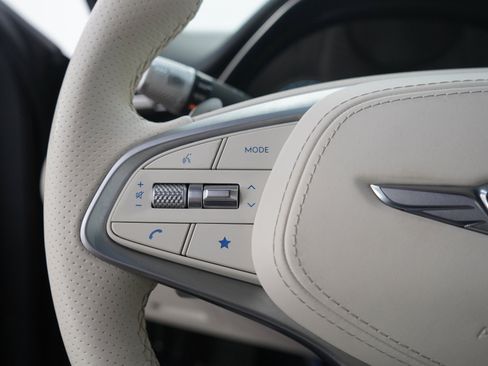 Used 2023 Genesis Electrified GV70 AWD/4WD image 31