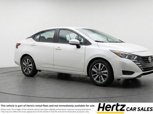 Used 2025 Nissan Versa SV image 1
