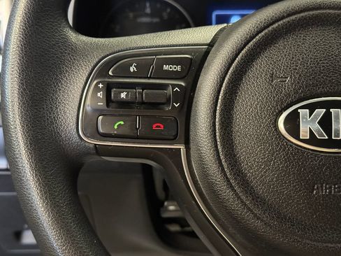 Used 2017 Kia Sportage LX AWD/4WD image 11