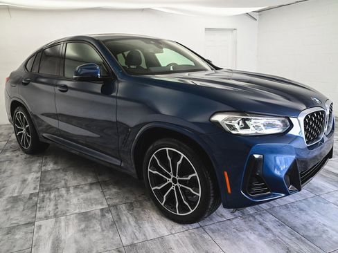 Used 2022 BMW X4 xDrive30i w/ M Sport Package 2 image 3