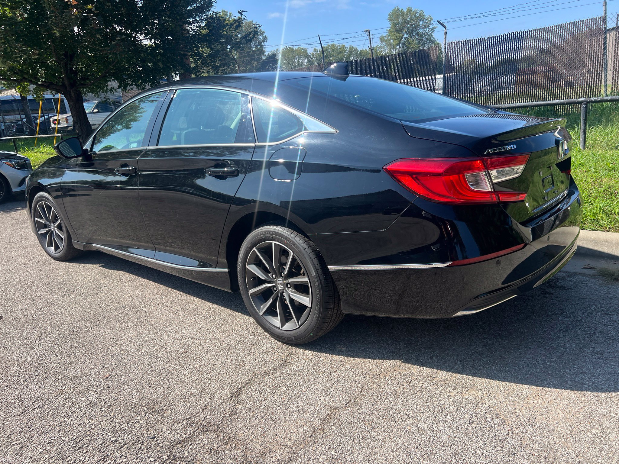 Used 2021 Honda Accord EX-L image 7