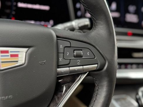 Used 2021 Cadillac Escalade Premium Luxury AWD/4WD image 23
