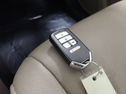 Used 2019 Honda Pilot Touring image 38