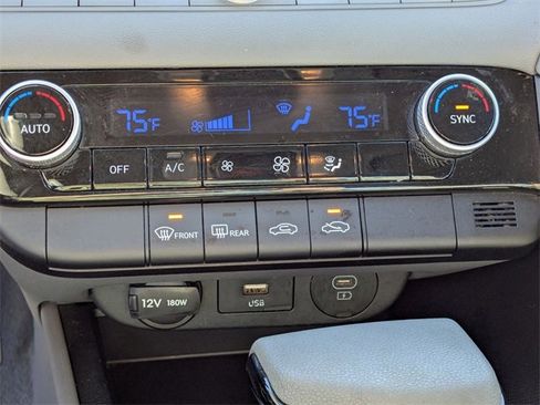 Used 2024 Hyundai Elantra SEL image 20