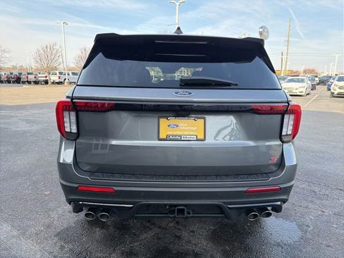 Used 2025 Ford Explorer ST image 6