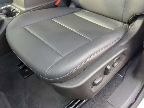 Used 2024 GMC Canyon Elevation w/ Elevation Premium Package RWD image 13