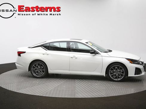 Used 2024 Nissan Altima 2.0 SR FWD image 44