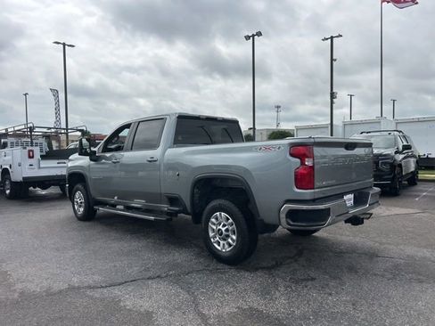 Used 2025 Chevrolet Silverado 2500 LT w/ Convenience Package AWD/4WD image 5
