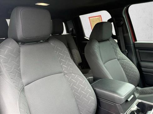 Certified 2025 Toyota Tacoma SR5 AWD/4WD image 24