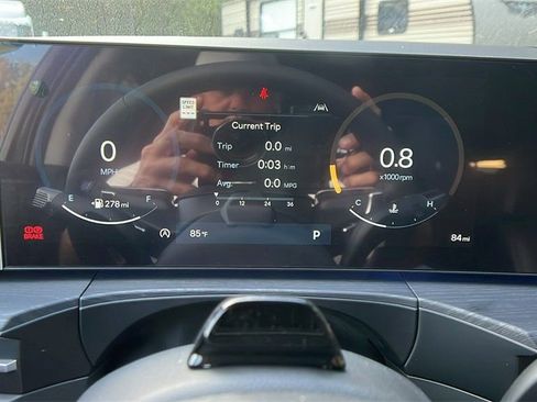 New 2025 Hyundai Santa Fe Limited FWD image 24