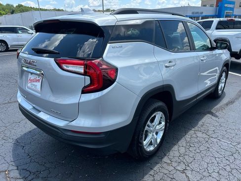 Used 2022 GMC Terrain SLE w/ Driver Convenience Package AWD/4WD image 5