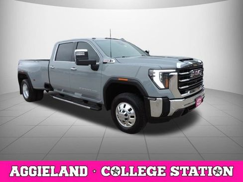 Used 2024 GMC Sierra 3500 SLT w/ SLT Premium Package image 3