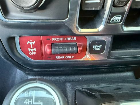 Used 2019 Jeep Wrangler Unlimited Rubicon w/ Dual Top Group image 23