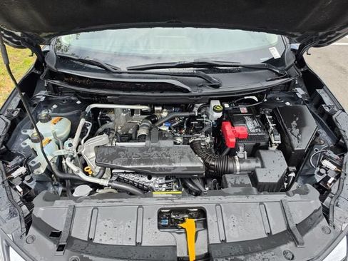 Used 2024 Nissan Rogue S AWD/4WD image 14