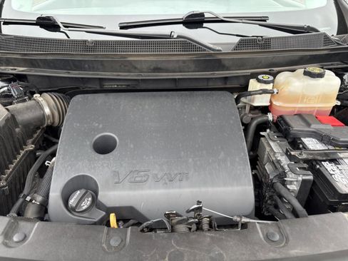 Used 2021 Chevrolet Traverse LT image 49