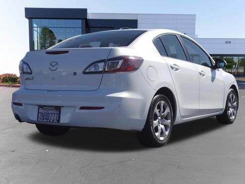 Used 2013 MAZDA MAZDA3 i SV FWD image 3