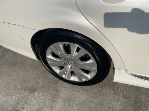 Used 2011 Toyota Avalon FWD image 12