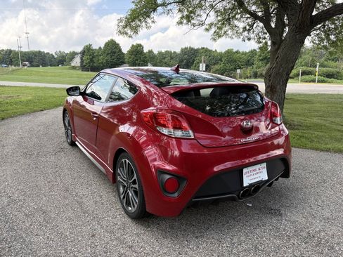 Used 2016 Hyundai Veloster Turbo FWD image 4