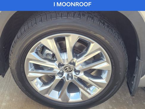 Used 2020 Toyota Highlander Limited image 10