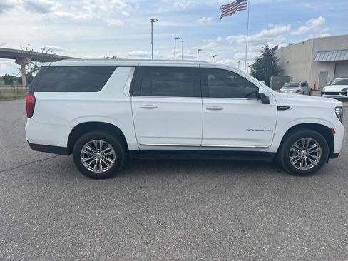 Used 2022 GMC Yukon XL SLT w/ SLT Premium Package RWD image 6