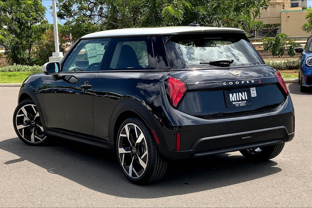 Used 2026 MINI Cooper S FWD image 3