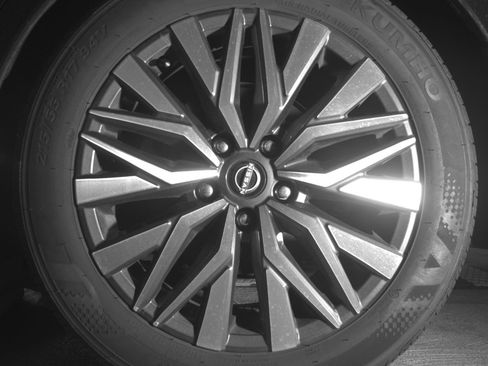 Used 2025 Nissan Altima 2.5 SV FWD image 14