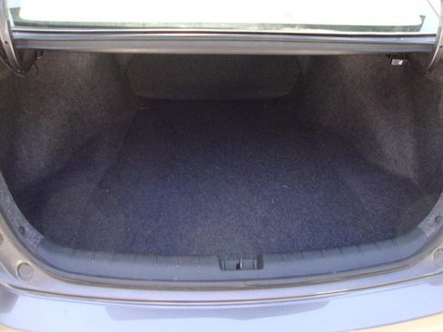 Used 2017 Honda Accord LX image 12