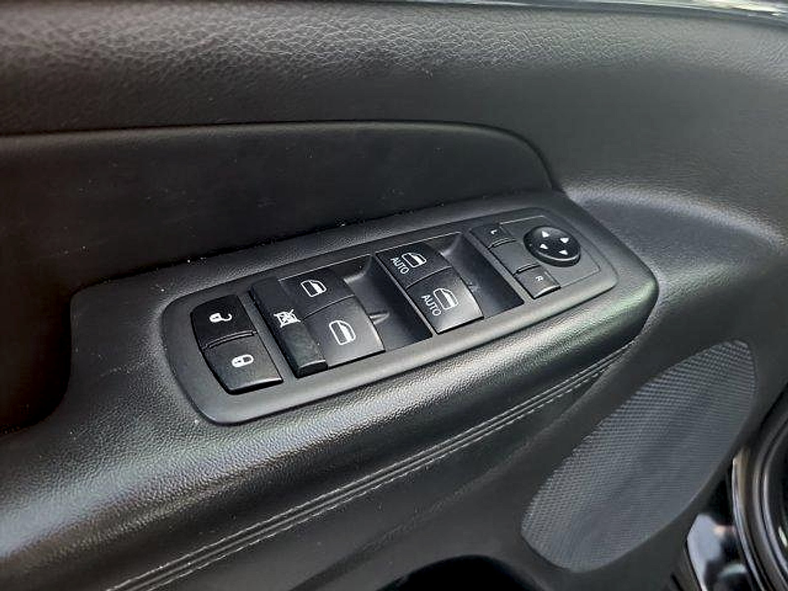 Used 2020 Jeep Grand Cherokee Limited RWD image 22