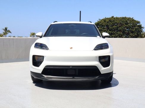 Certified 2025 Porsche Macan 4 Electric AWD/4WD image 6