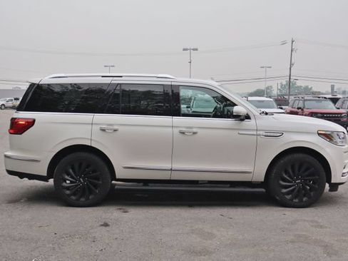 Used 2021 Lincoln Navigator Reserve AWD/4WD image 7