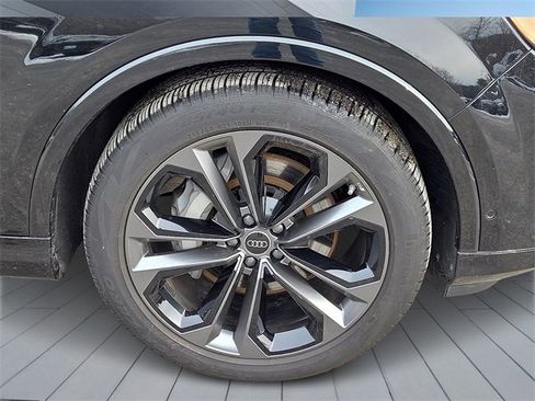 Certified 2025 Audi Q7 3.0T Prestige w/ Prestige Package image 8