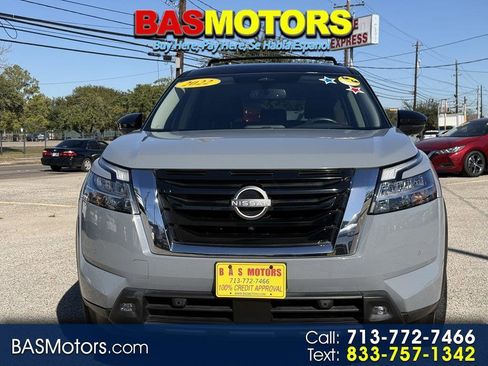 Used 2022 Nissan Pathfinder SL image 1