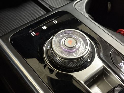 Used 2026 Kia Carnival SX w/ SX Dark Edition Package FWD image 18
